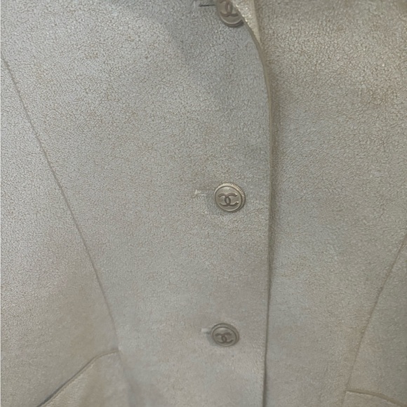 Rare calf skin Chanel jacket worn 2x - Picture 4 of 12
